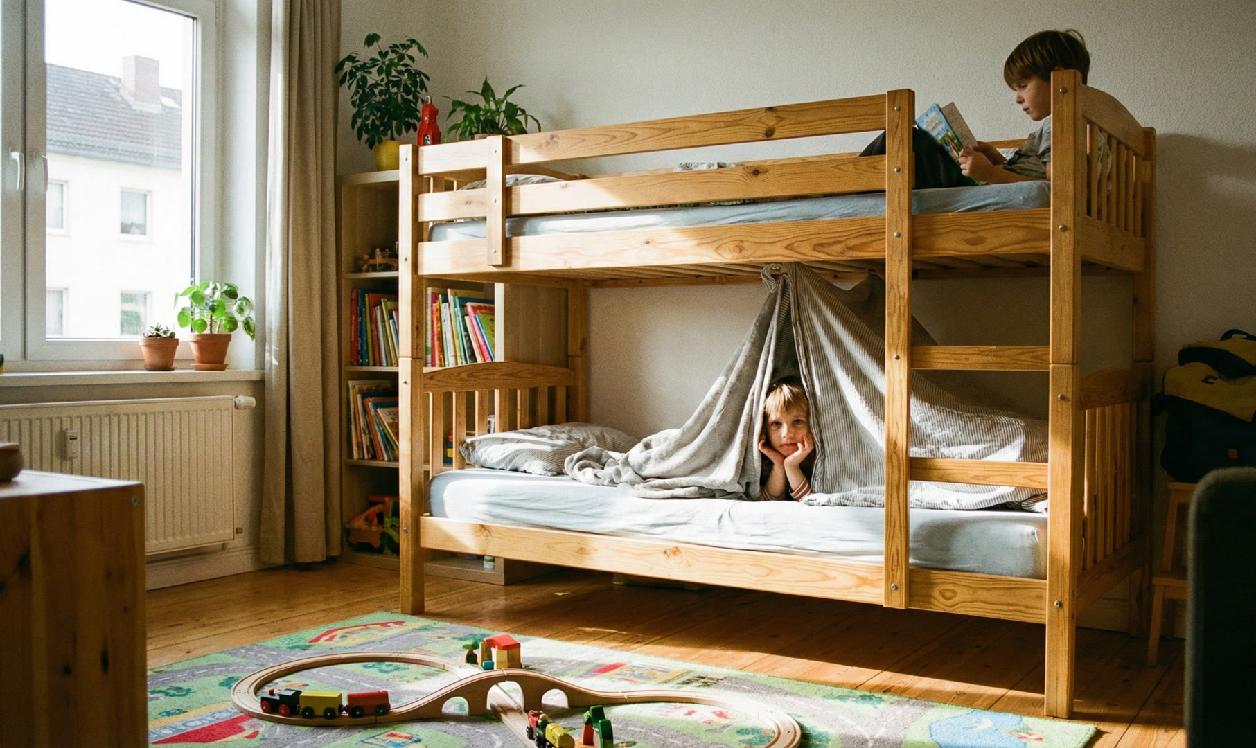 Łóżko piętrowe z drewna sosnowego, zmiana z dwóch łóżek